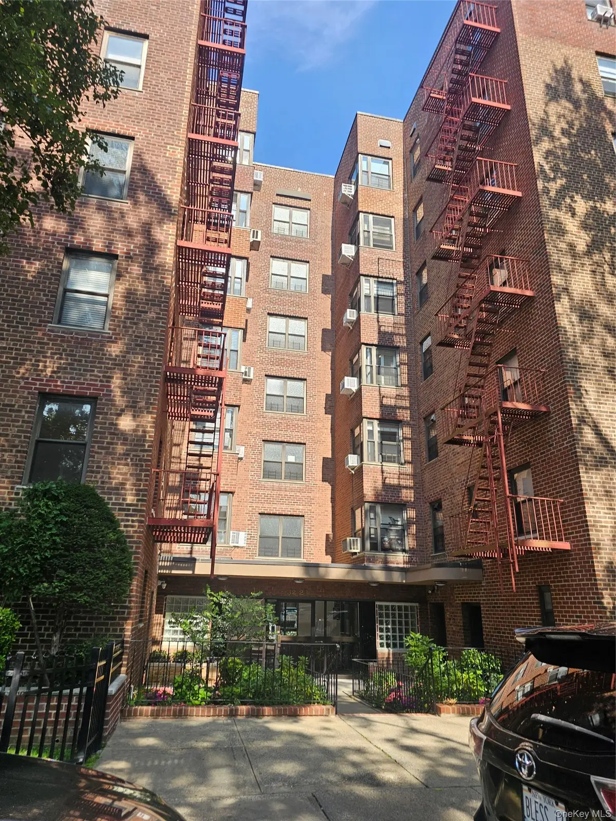 32-23 88 ST #306, East Elmhurst, NY 11369