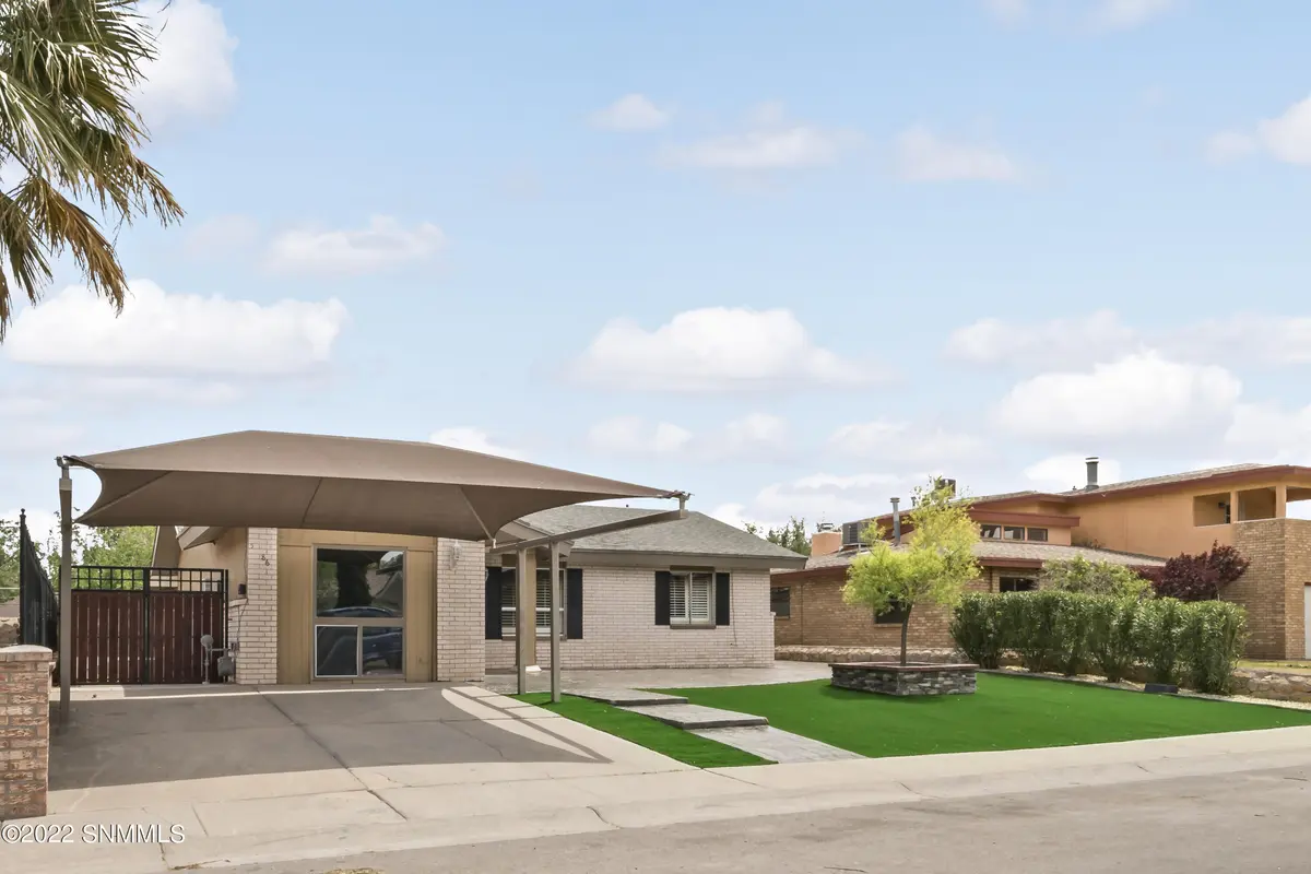5786 Butte DR, Santa Teresa, NM 88008