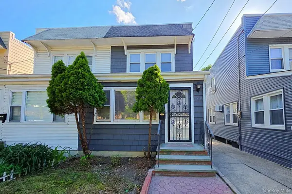 43-14 Marathon Pkwy, Little Neck, NY 11363