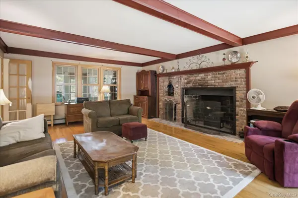 74 John LN, Manorville, NY 11949