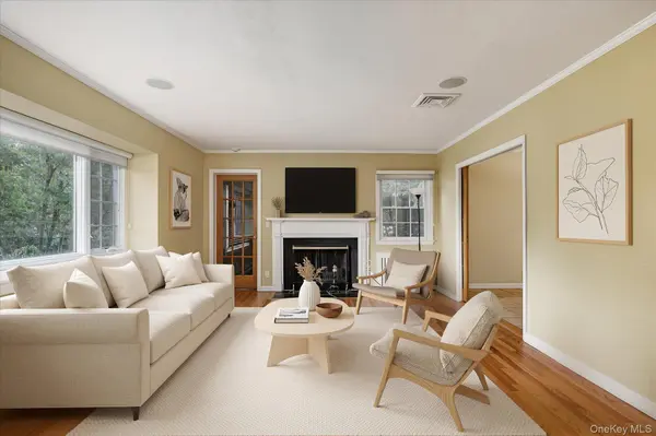 73 Revere RD, East Hills, NY 11577