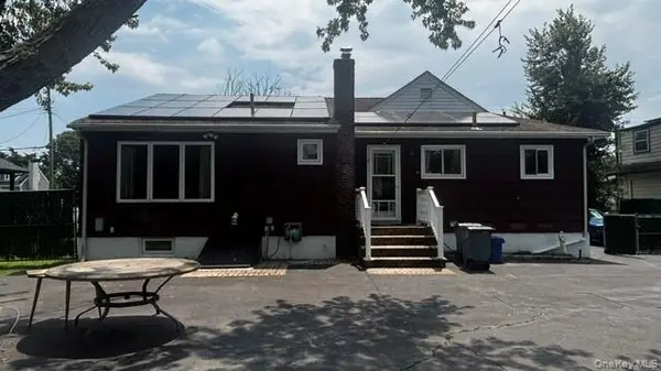 59 FARMERS AVE, Lindenhurst, NY 11757