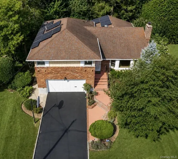 902 Preston RD, East Meadow, NY 11554