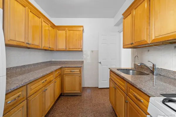 114-06 Queens Blvd #D9, Forest Hills, NY 11375