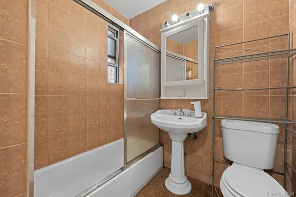 114-06 Queens Blvd #D9, Forest Hills, NY 11375