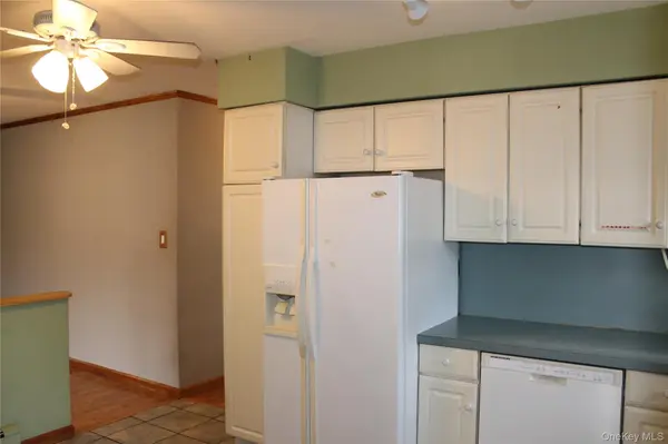 92 Lombardy DR, Shirley, NY 11967