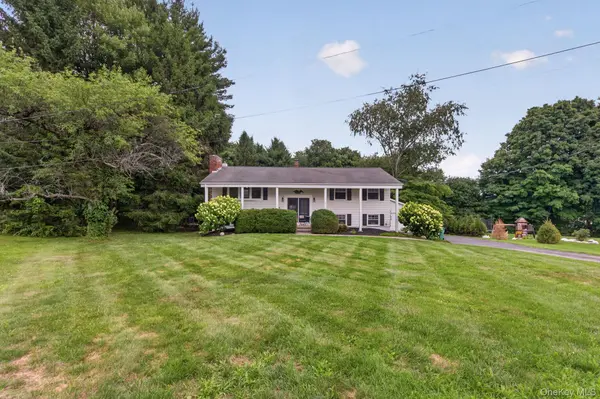 9 Debra Hill RD, Poughkeepsie, NY 12603
