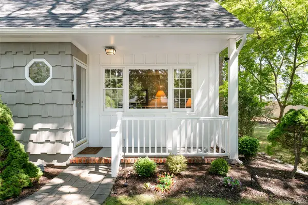 23 Canvasback LN, East Quogue, NY 11942