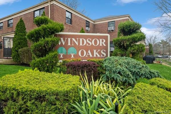 73-21 220th ST #139B2, Oakland Gardens, NY 11364