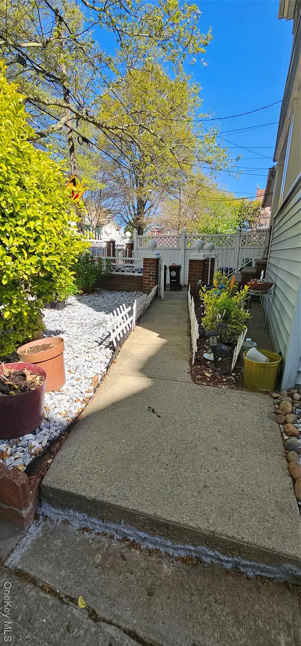 627 E 32nd ST, Brooklyn, NY 11210