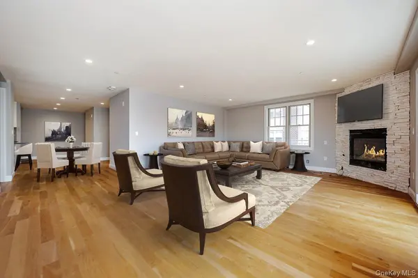 661 W Broadway #402, Long Beach, NY 11561