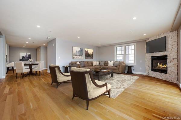 661 W Broadway #402, Long Beach, NY 11561