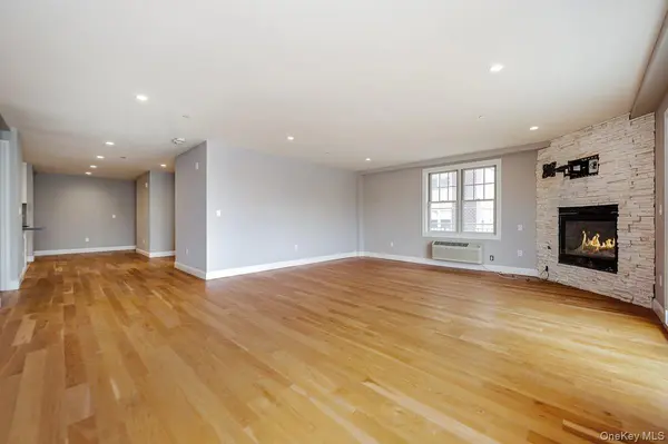 661 W Broadway #402, Long Beach, NY 11561