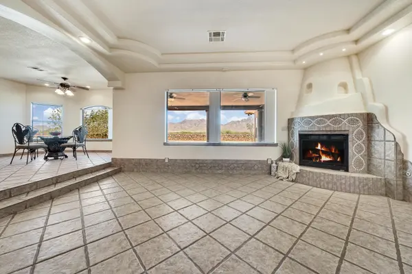 4860 Saromi LN, Las Cruces, NM 88012
