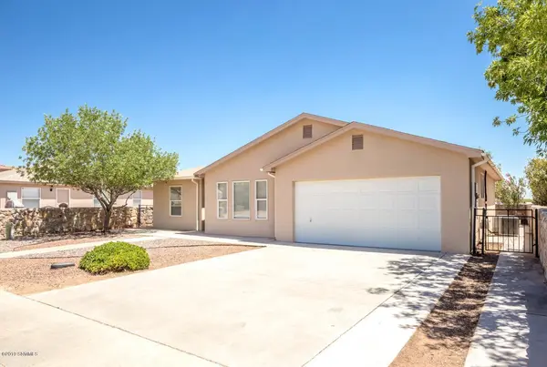 5882 Pecan LN, Las Cruces, NM 88011