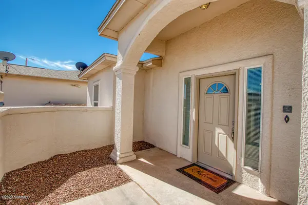 5803 London DR, Sunland Park, NM 88008