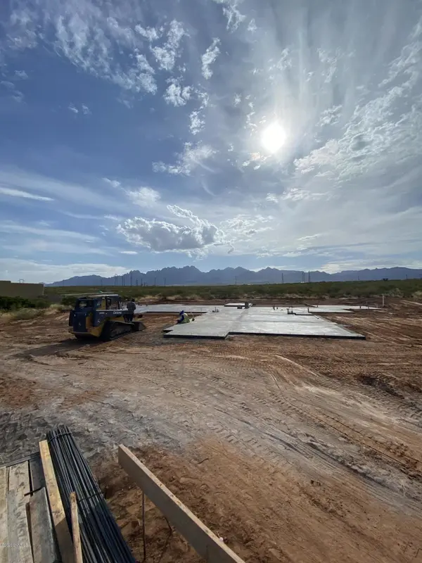 7125 Lake Lucero LOOP, Las Cruces, NM 88011