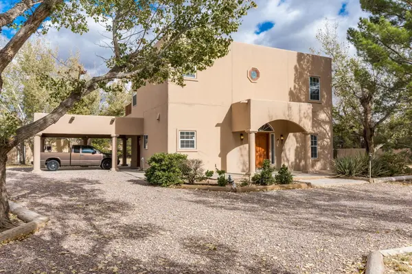 3999 Amistad DR, Mesilla Park, NM 88047