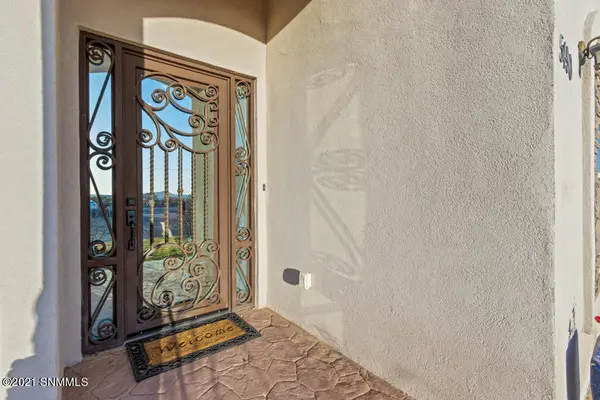 5490 Maura LN, Las Cruces, NM 88012