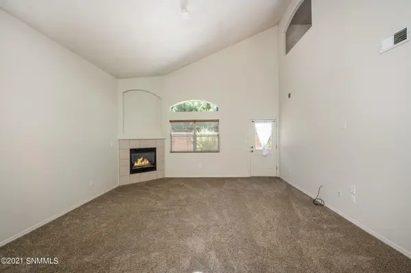 2085 Briarwood LN, Las Cruces, NM 88005