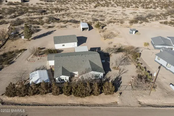 37 Buggy Ride RD, Caballo, NM 87931