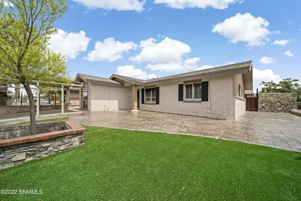 5786 Butte DR, Santa Teresa, NM 88008