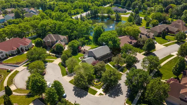 600 Morningside DR, Crown Point, IN 46307