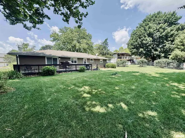 7510 N MIRAMAR DR, Peoria, IL 61614