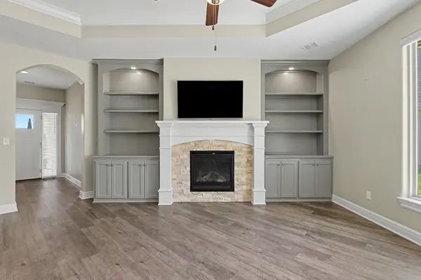 4923 N Prestwick Ave, Bel Aire, KS 67226