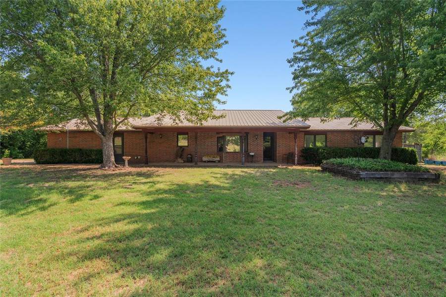 2025 Cherokee DR, Calumet, OK 73014