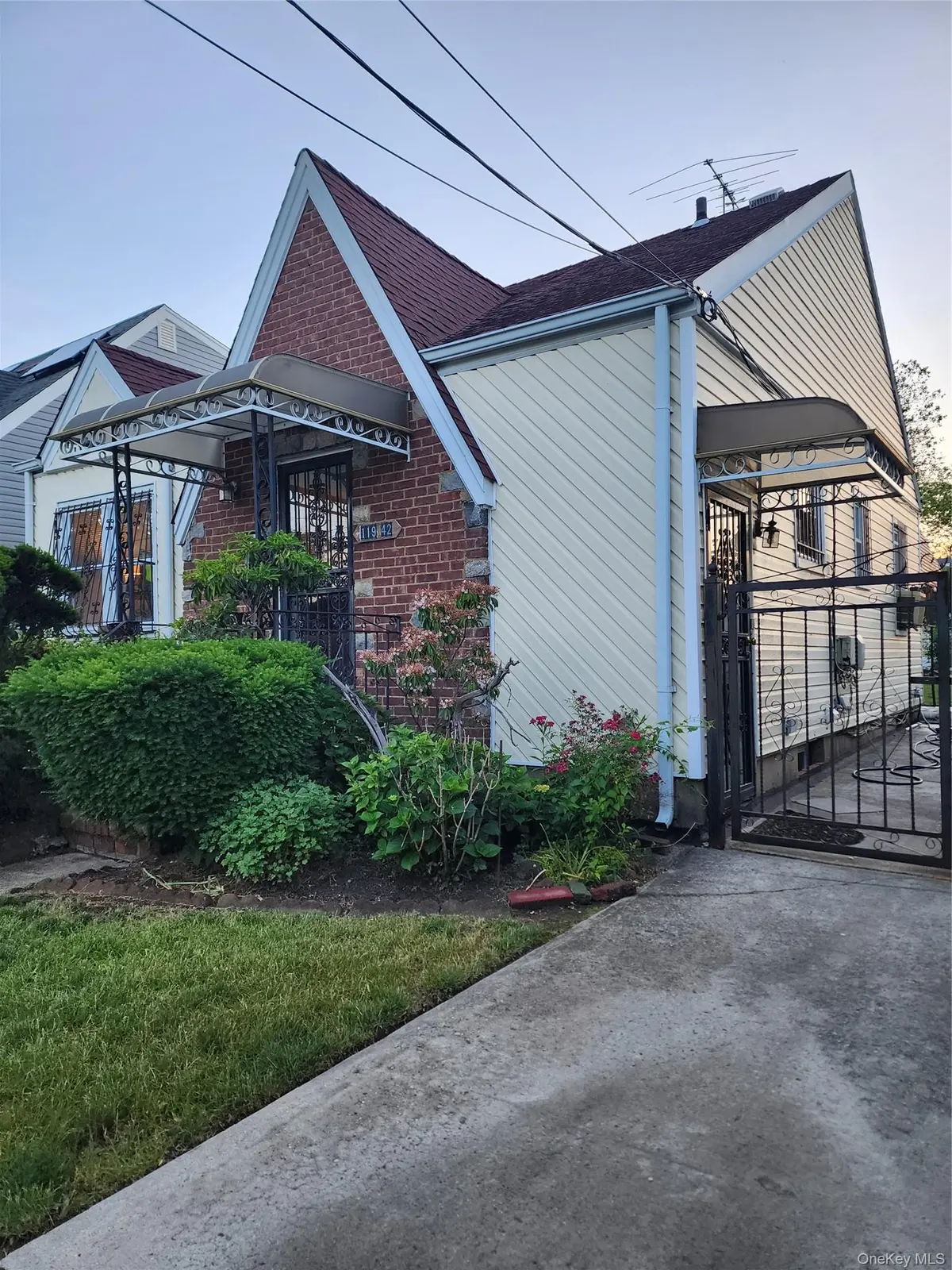 11942 238th ST, Cambria Heights, NY 11411
