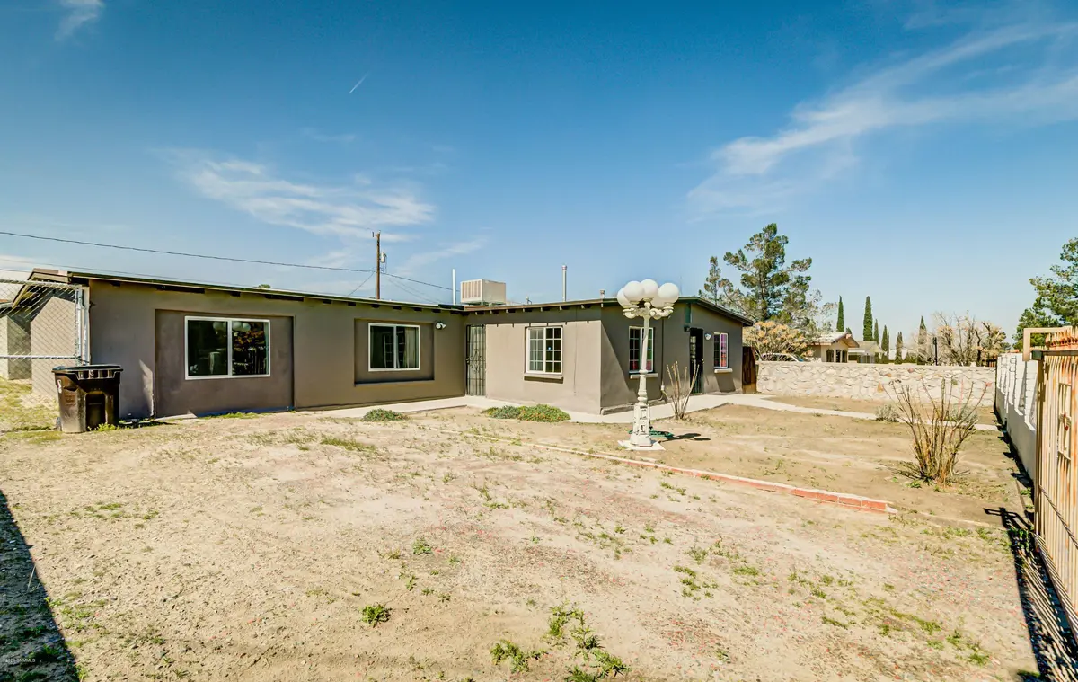 106 Sierra Vista DR, Sunland Park, NM 88063
