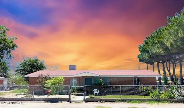 5845 Garcia DR, Dona Ana, NM 88007