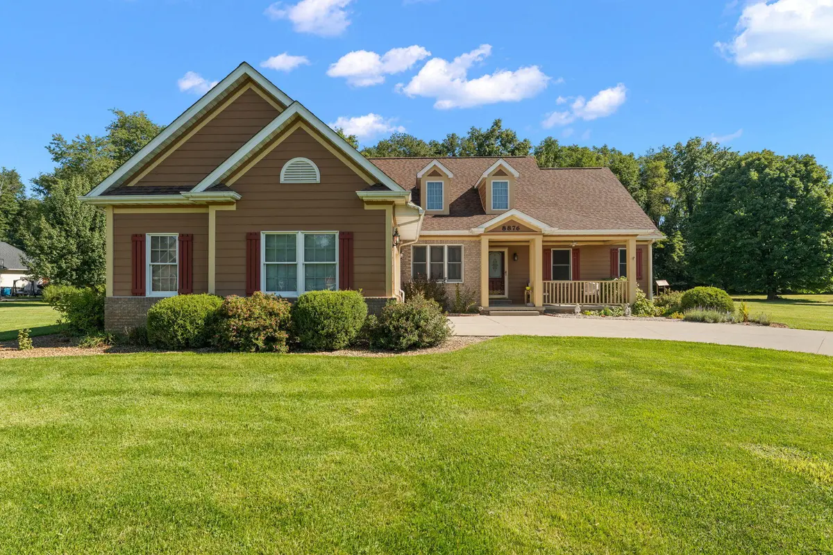 8876 N Lilac Street, Demotte, IN 46310