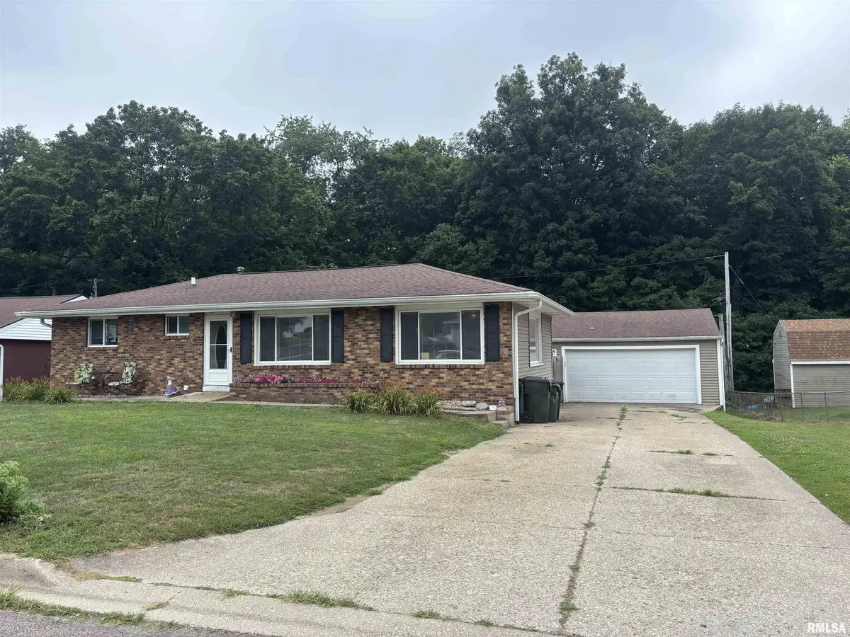 102 W RIO DR, Washington, IL 61571