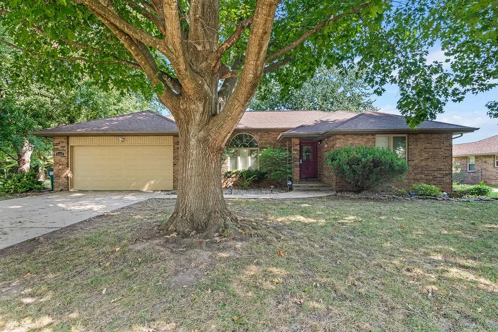 6863 W Cactus ST, Springfield, MO 65803