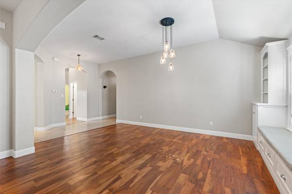 1108 Calistoga DR, Leander, TX 78641