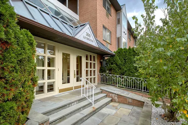 300 Livingston AVE #2A, Mamaroneck, NY 10543