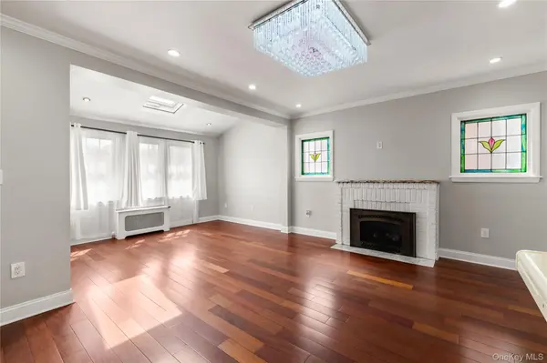 6148 220th ST, Oakland Gardens, NY 11364