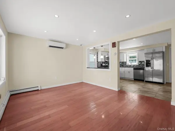 60 E Pine ST, Long Beach, NY 11561