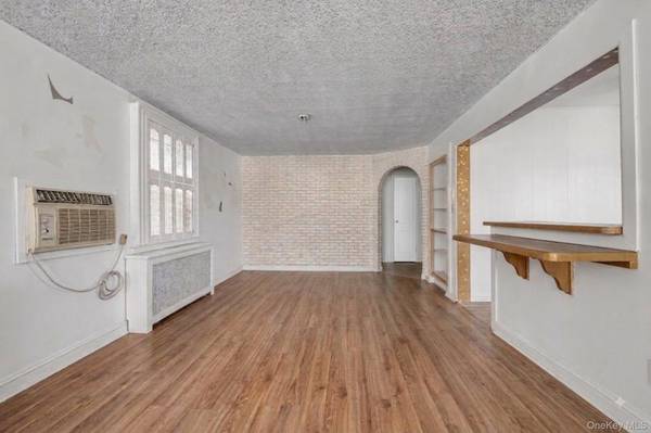 146 Claflin BLVD, Franklin Square, NY 11010