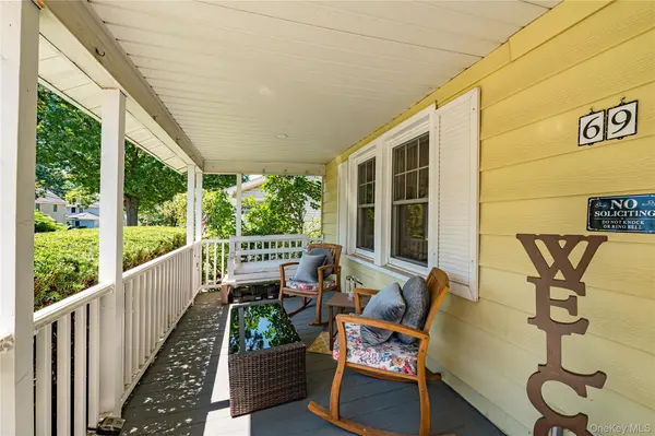 69 Bar Beach RD, Port Washington, NY 11050