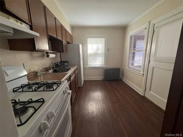 65 Lenox AVE, Lynbrook, NY 11563
