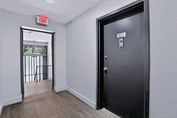 221 Kearsing Pkwy #E, Monsey, NY 10952