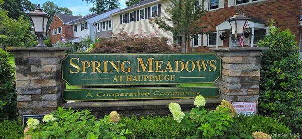 251 Village DR #251, Hauppauge, NY 11788