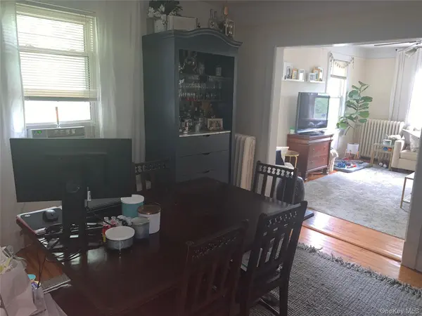 33 Irma AVE, Port Washington, NY 11050