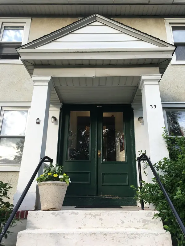 33 Irma AVE, Port Washington, NY 11050