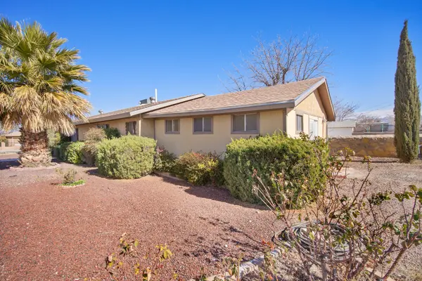 994 Eighth ST, Las Cruces, NM 88005