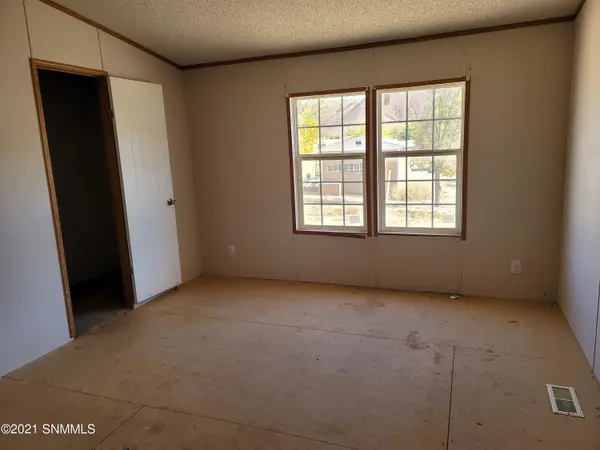 1690 Caballo RD, Truth Or Consequences, NM 87901