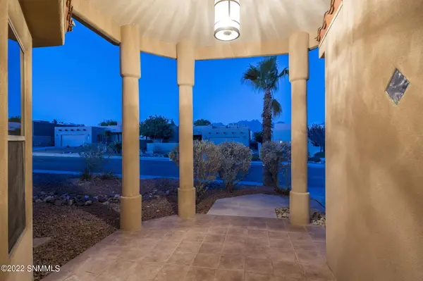 2455 Conchas LN, Las Cruces, NM 88011